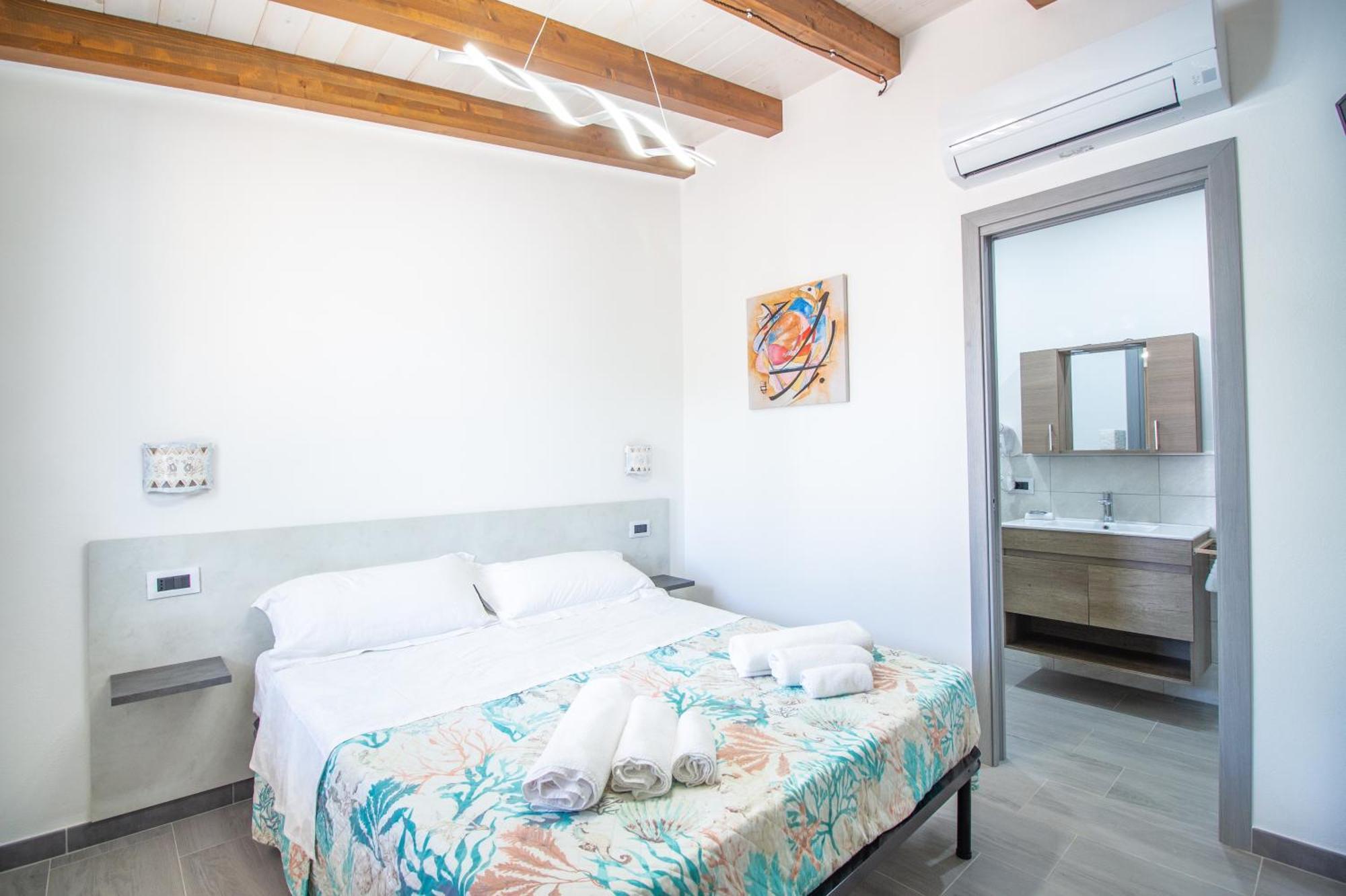 S'Omu E Chicchinu Rooms Cardedu Exterior foto