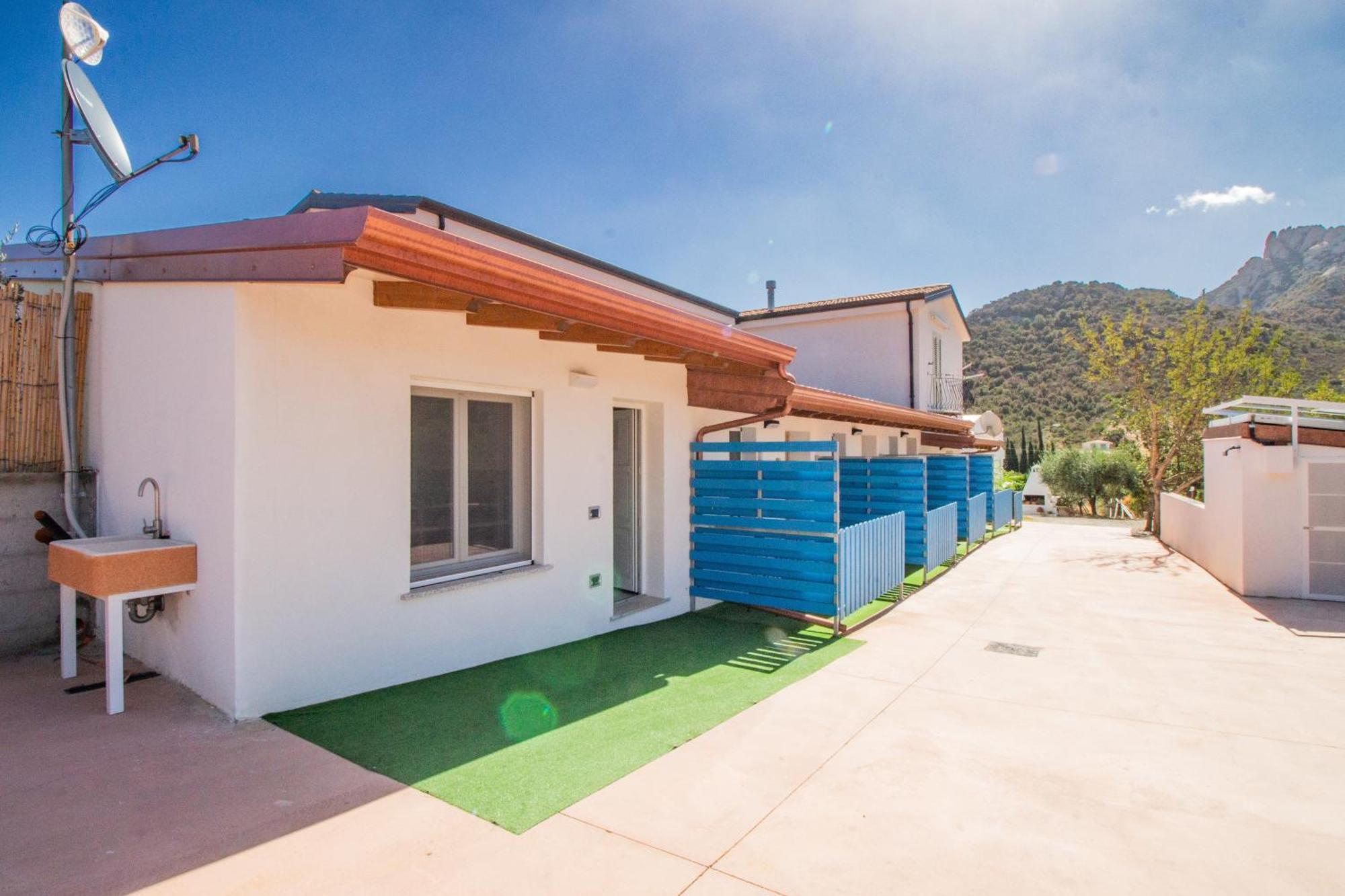 S'Omu E Chicchinu Rooms Cardedu Exterior foto